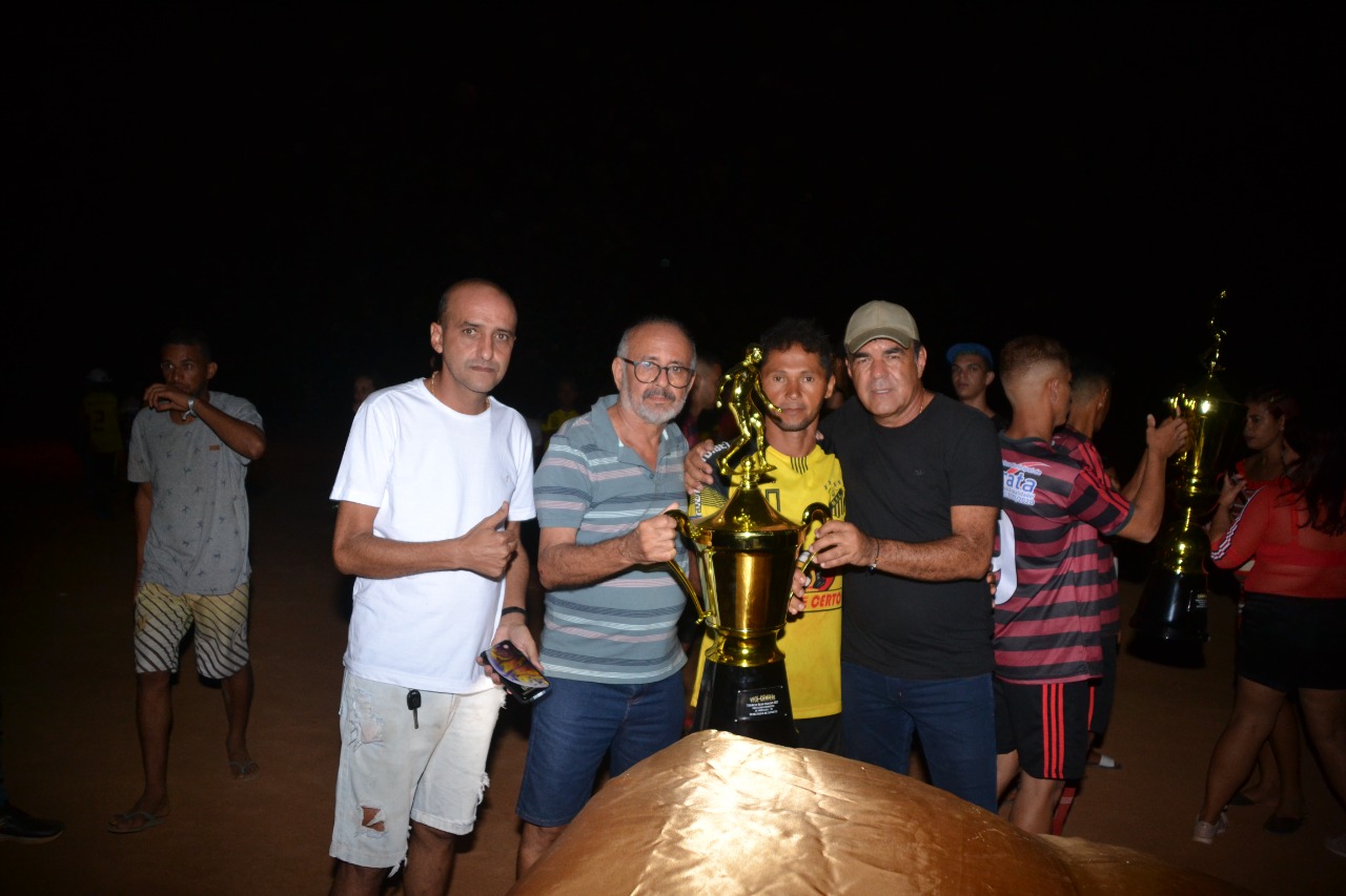 Gestão municipal prestigia decisão e entrega premiação da Copa Deda Chagas