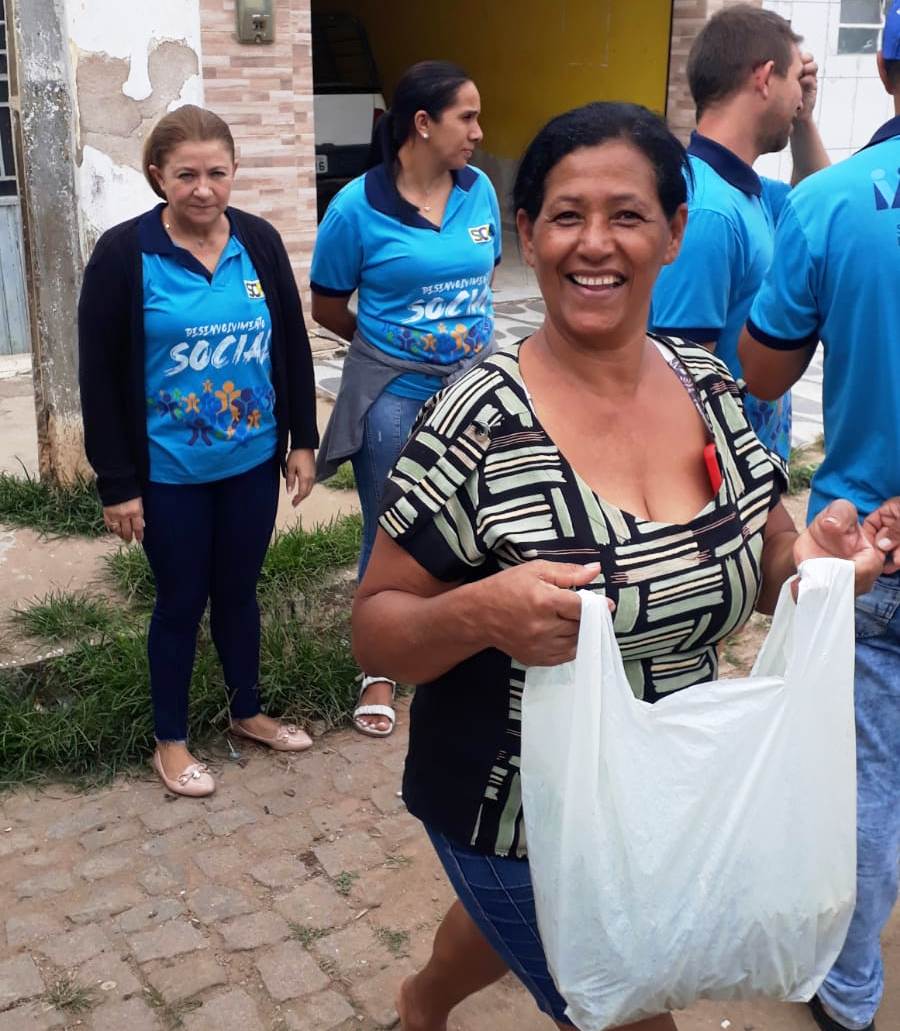 Prefeitura de Monteiro realiza distribuição de verduras com milhares de famílias