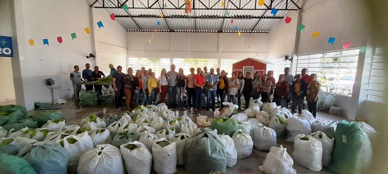 Prefeitura de Monteiro recebe mais 50 toneladas de verduras durante visita do secretário da Economia Solidária da Paraíba
