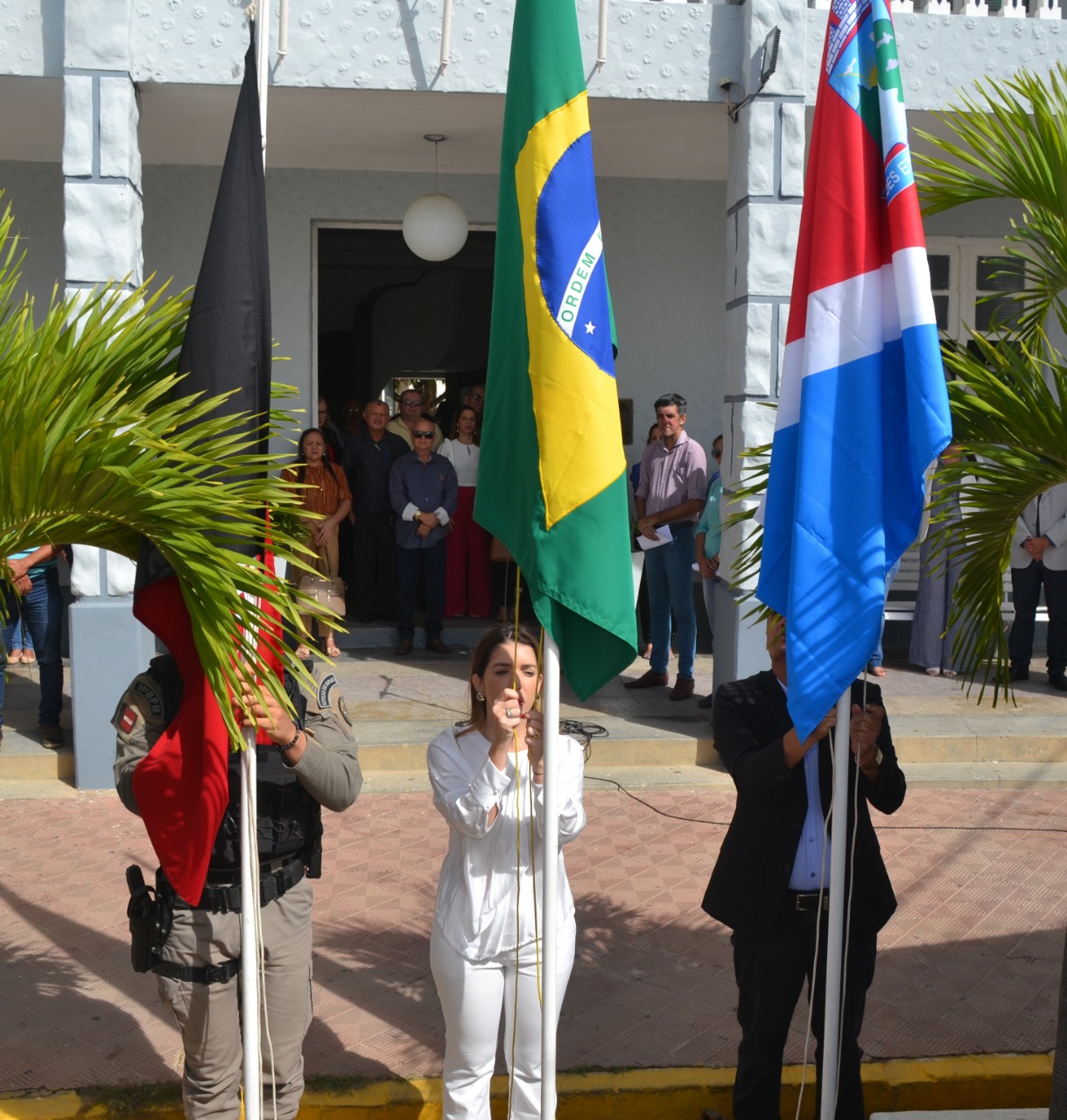Hasteamento das Bandeiras marcam abertura da Semana da Pátria em Monteiro