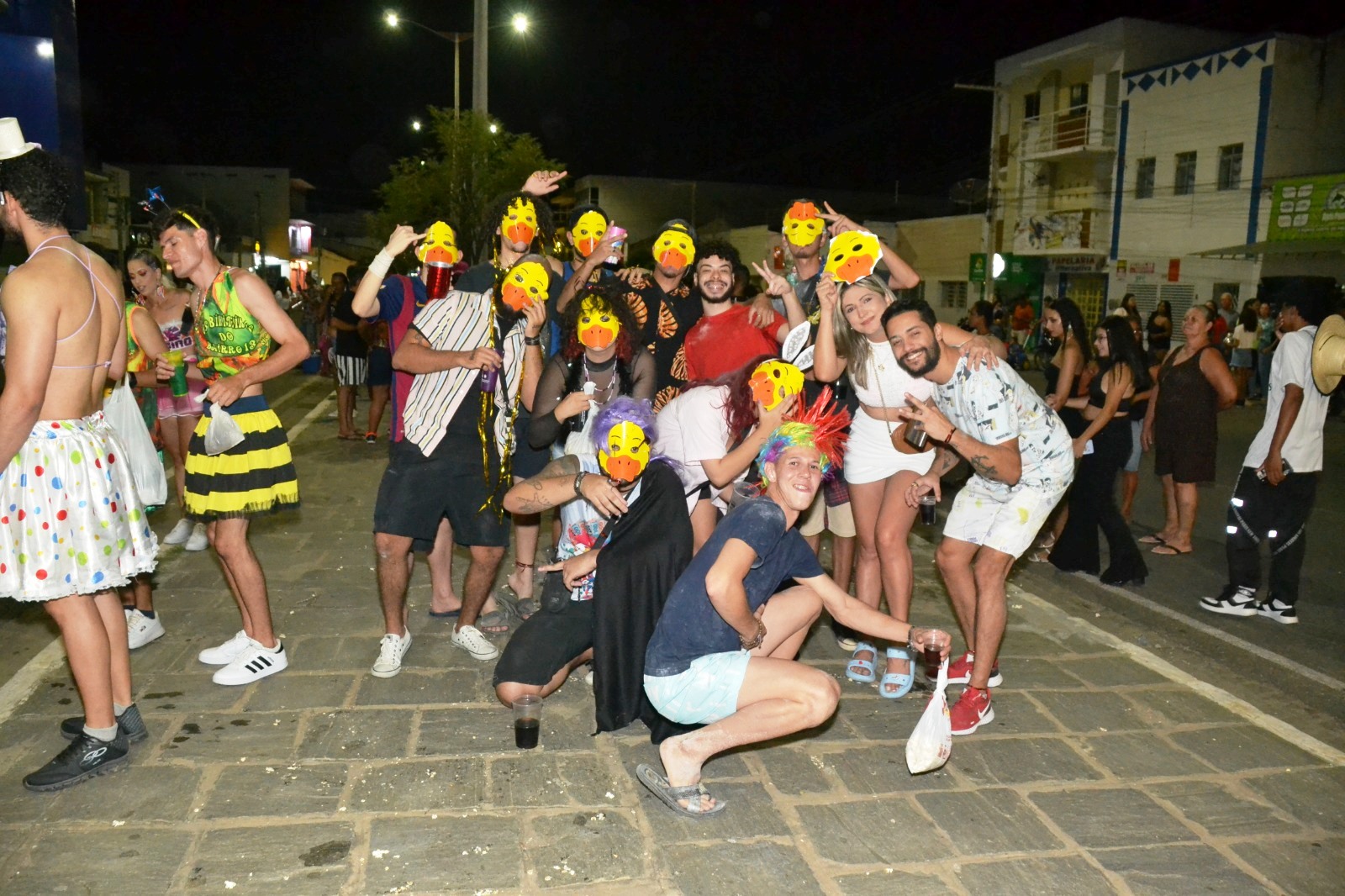AGITA MONTEIRO ANO II: Prévia de Carnaval arrasta multidão pelas ruas de Monteiro