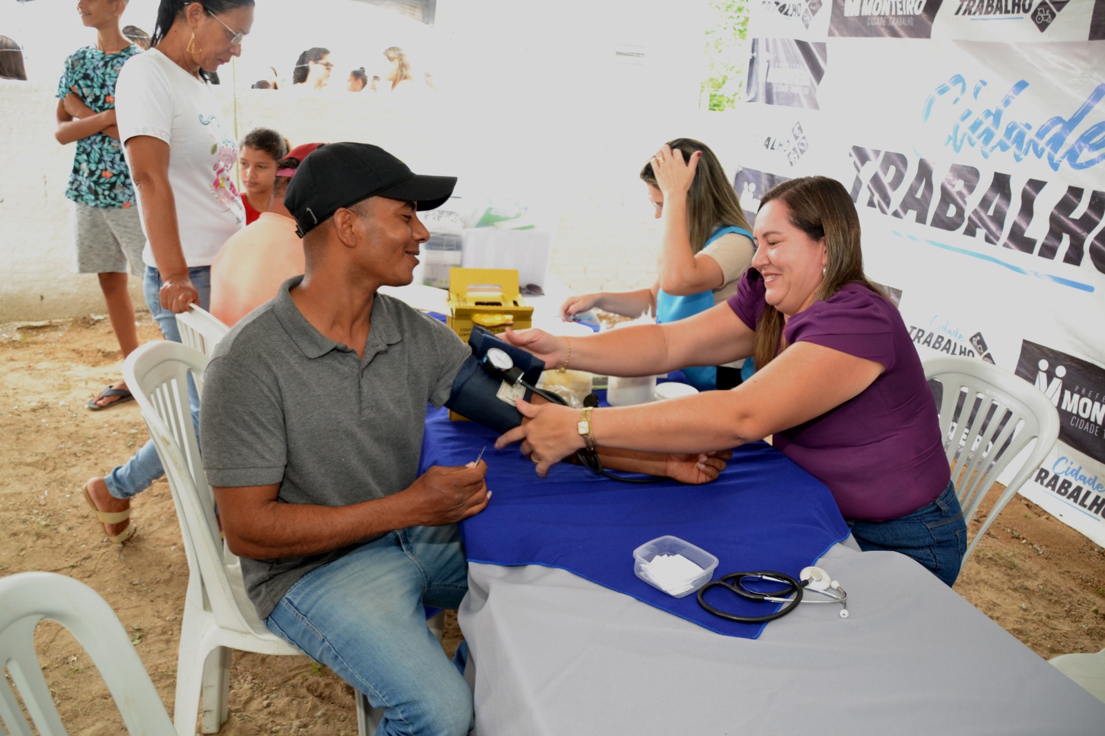 Feira de Saúde na Comunidade leva serviços importantes para moradores do Sítio Picos na zona rural de Monteiro